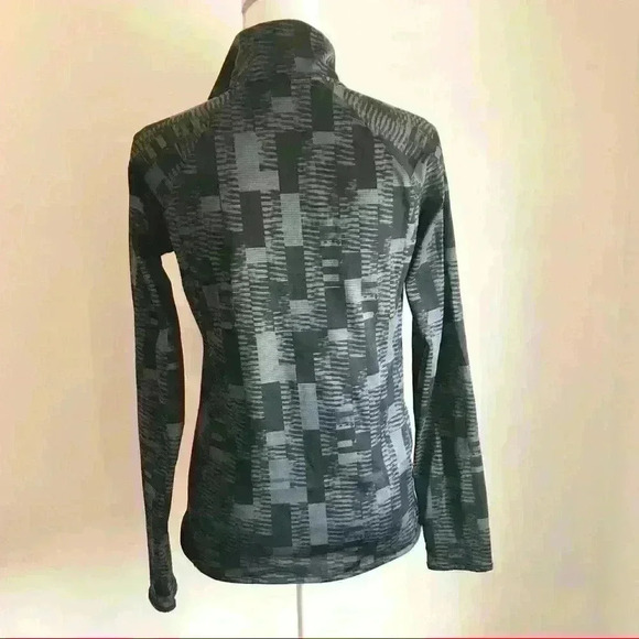 Under Armour Threadborne Run Fitted Half Zip Top Gray Black Color Block - Picture 4 of 7